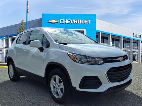 Used 2022 Chevrolet Trax LS w/ Tint and Cruise Package image 1