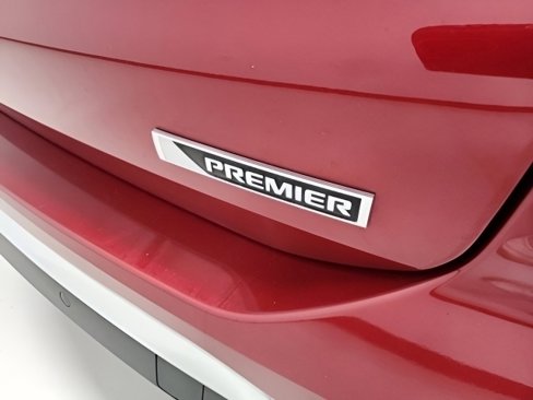 Used 2018 Chevrolet Equinox Premier image 8