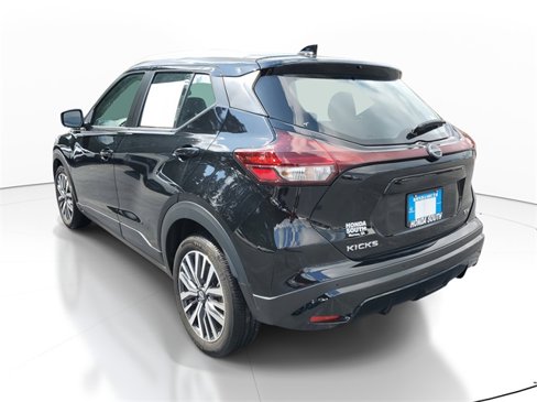 Used 2024 Nissan Kicks SV image 4