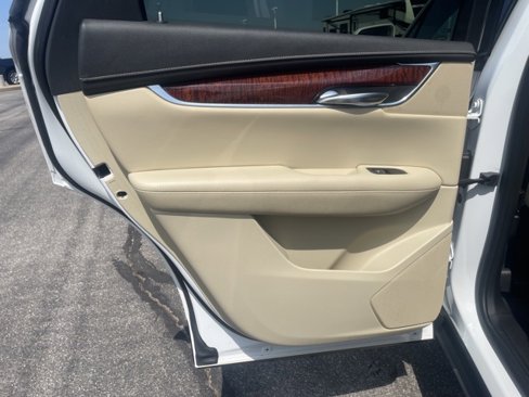 Used 2019 Cadillac XT5 Luxury image 16
