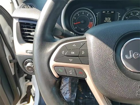 Used 2015 Jeep Cherokee Latitude w/ Comfort/Convenience Group image 17