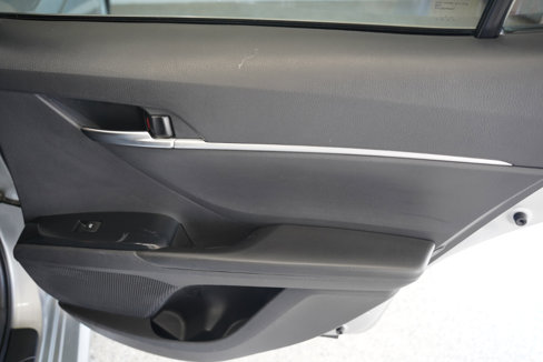 Used 2018 Toyota Camry LE image 40