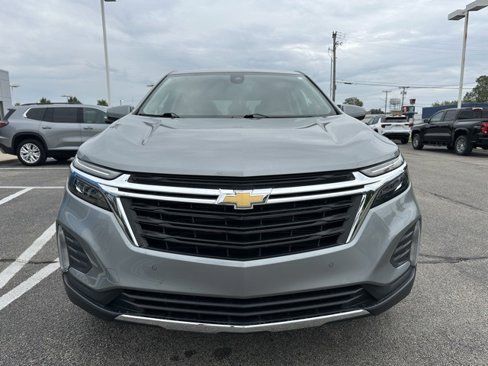Used 2023 Chevrolet Equinox LT image 3