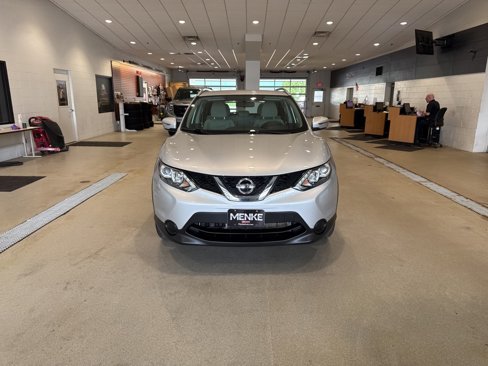 Used 2018 Nissan Rogue Sport SV image 3