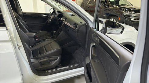 Used 2019 Volkswagen Tiguan SEL Premium w/ 3rd Row Seat Package image 23