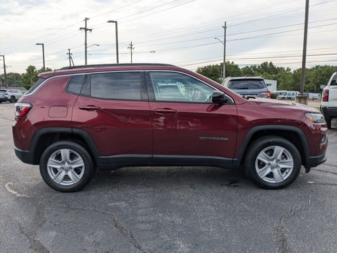 Used 2022 Jeep Compass Latitude image 4