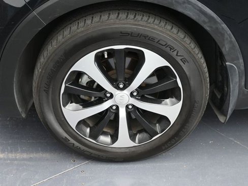 Used 2016 Kia Sorento EX image 25