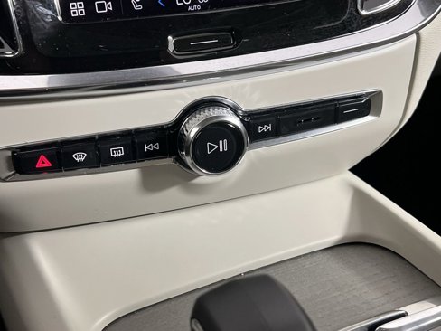 Certified 2024 Volvo S60 B5 Plus image 17