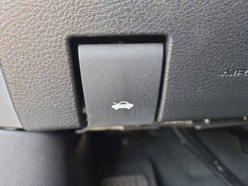 New 2025 Jeep Grand Cherokee Altitude image 31