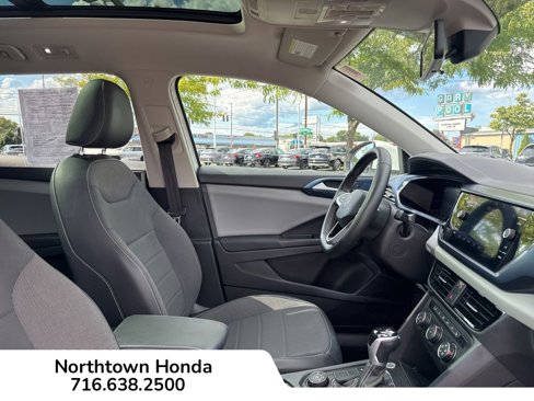 Used 2022 Volkswagen Taos SE image 16