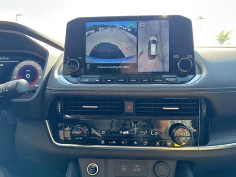 Used 2023 Nissan Rogue Platinum image 10
