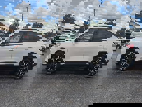 Used 2022 Ford Escape SE w/ SE Sport Appearance Package image 7