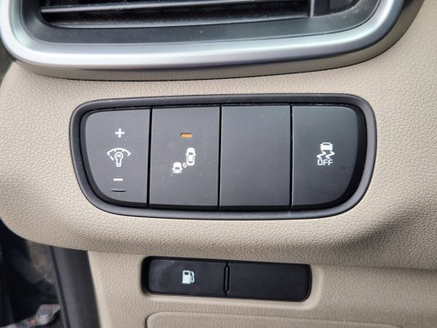 Used 2019 Kia Sorento LX image 25