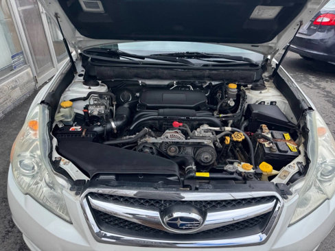 Used 2010 Subaru Legacy 2.5i Premium w/ Popular Equipment Group 2C image 8