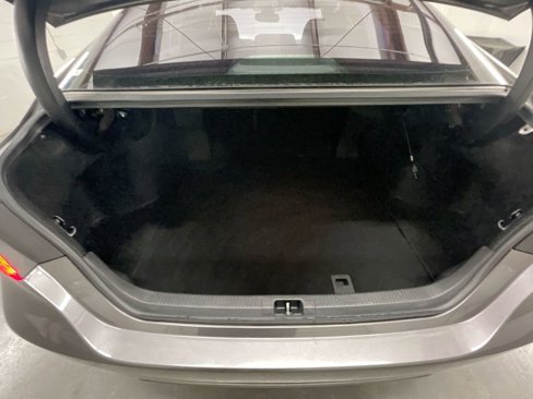 Used 2019 Toyota Camry XSE image 25
