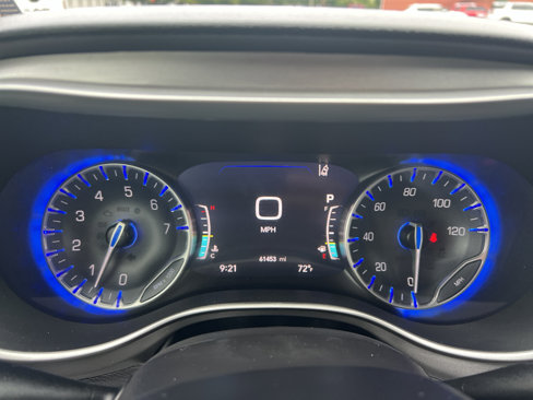 Certified 2020 Chrysler Pacifica Touring-L w/ Advanced Safetytec Group image 27