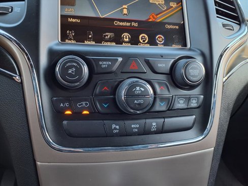 Used 2014 Jeep Grand Cherokee Limited w/ Luxury Group II image 10