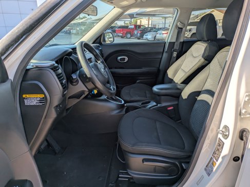 Used 2015 Kia Soul + image 9