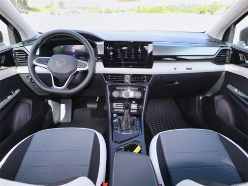 New 2025 Volkswagen Taos S image 15