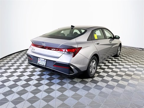 New 2025 Hyundai Elantra SE image 22