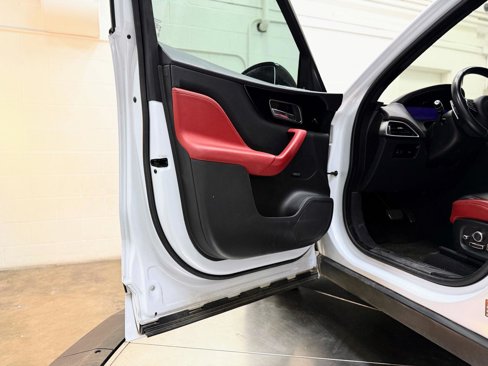 Used 2019 Jaguar F-PACE S image 11