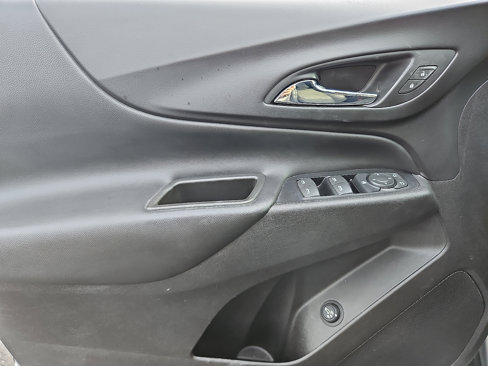 Used 2018 Chevrolet Equinox LT image 12