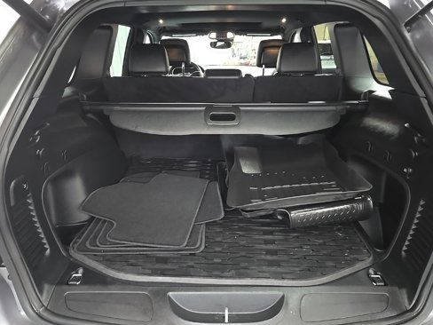 Used 2021 Jeep Grand Cherokee Limited image 12