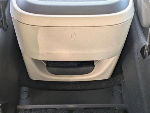 Used 2017 Chrysler Pacifica Touring-L image 16