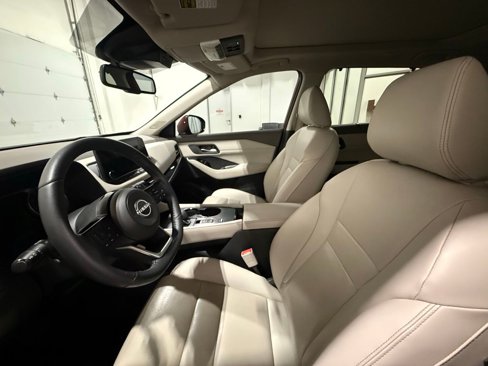 Used 2023 Nissan Rogue SL image 16