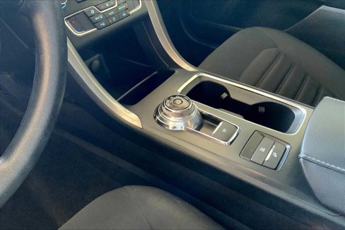 Used 2019 Ford Fusion SE image 15