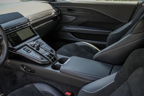 New 2025 Aston Martin V8 Vantage Coupe image 21