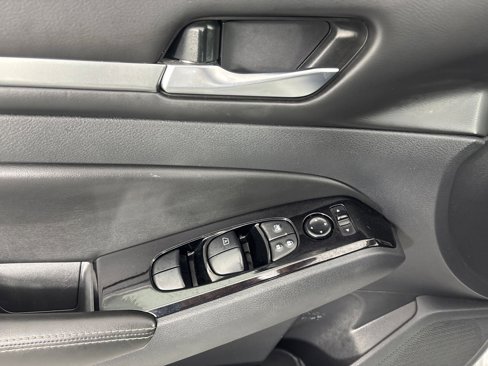 Used 2023 Nissan Altima 2.5 SV image 22