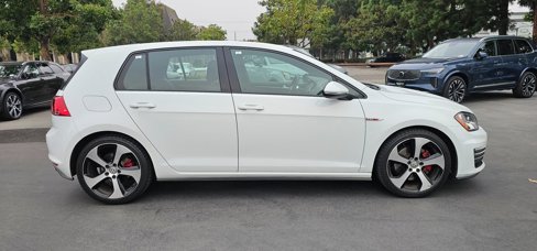 Used 2015 Volkswagen Golf 4-Door image 4