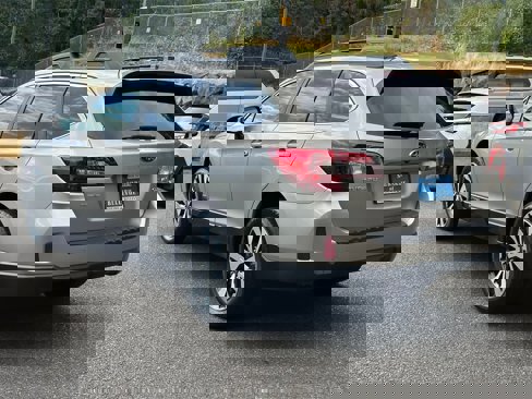 Used 2015 Subaru Outback 2.5i Limited image 3