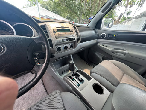 Used 2010 Toyota Tacoma PreRunner image 17