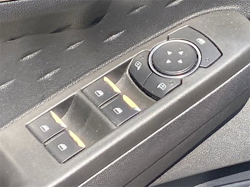 Used 2020 Ford Escape SE image 23