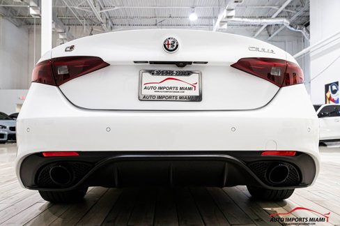 Used 2022 Alfa Romeo Giulia Veloce image 26