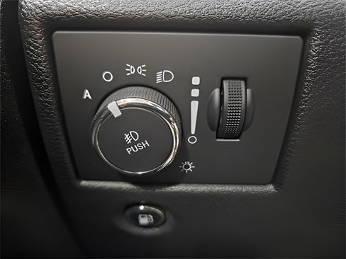 Used 2022 Jeep Grand Cherokee Laredo X image 19
