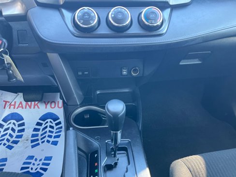 Used 2016 Toyota RAV4 LE image 18