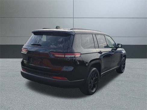 Used 2024 Jeep Grand Cherokee L Laredo image 6