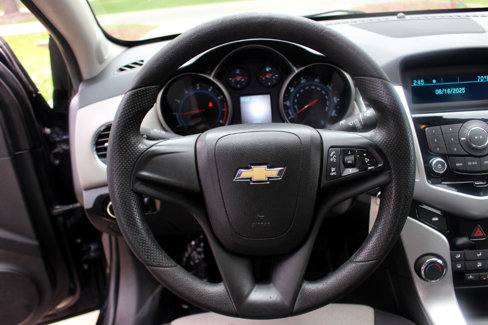 Used 2015 Chevrolet Cruze LS image 18