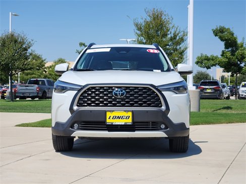 Certified 2023 Toyota Corolla Cross XLE image 2