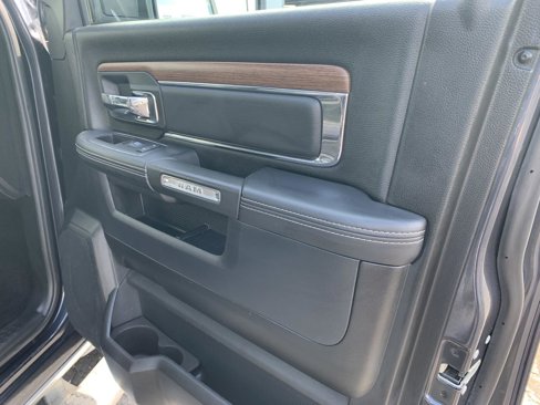 Used 2016 RAM 1500 Laramie w/ Convenience Group image 11