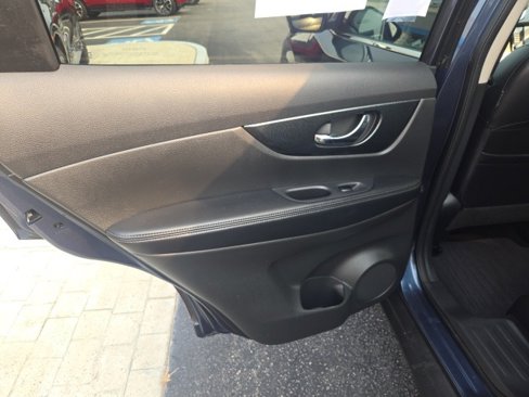 Used 2014 Nissan Rogue SL image 26