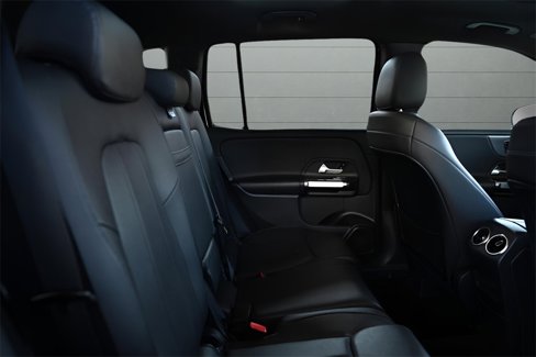 Used 2021 Mercedes-Benz GLB 250 4MATIC w/ Premium Package image 27
