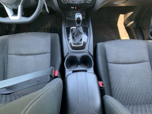 Used 2020 Nissan Rogue S image 19