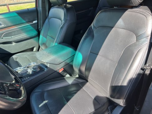 Used 2016 Ford Explorer Limited image 12