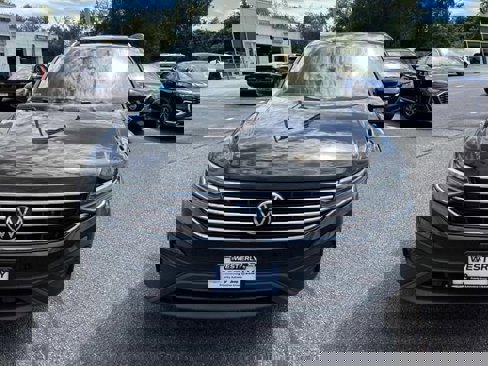 Used 2022 Volkswagen Tiguan SE image 8