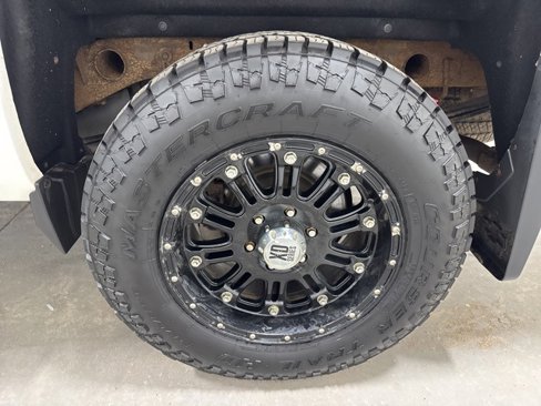 Used 2015 Chevrolet Silverado 1500 LTZ Z71 w/ LTZ Plus Package image 8