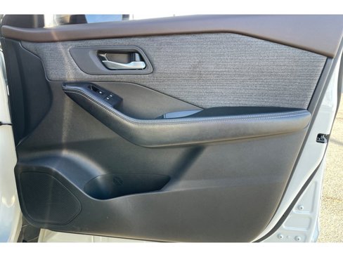 Used 2021 Nissan Rogue SV image 19